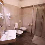 Trieste מלון 3*