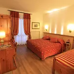 מלון Trieste 3*
